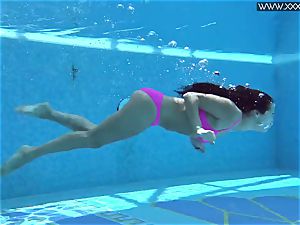 scorching Russian Jessica Lincoln in the pool