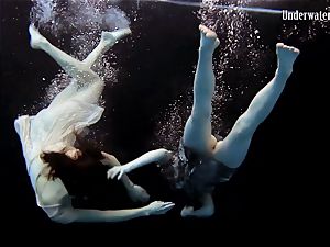 2 femmes swim and get nude spectacular